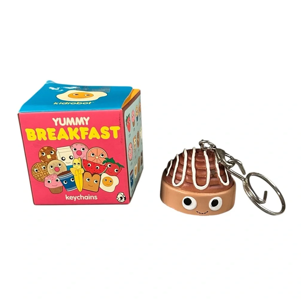 Kidrobot Yummy Breakfast Keychain Bag Charm 2008 Cute Happy Cinnamon Roll + Box